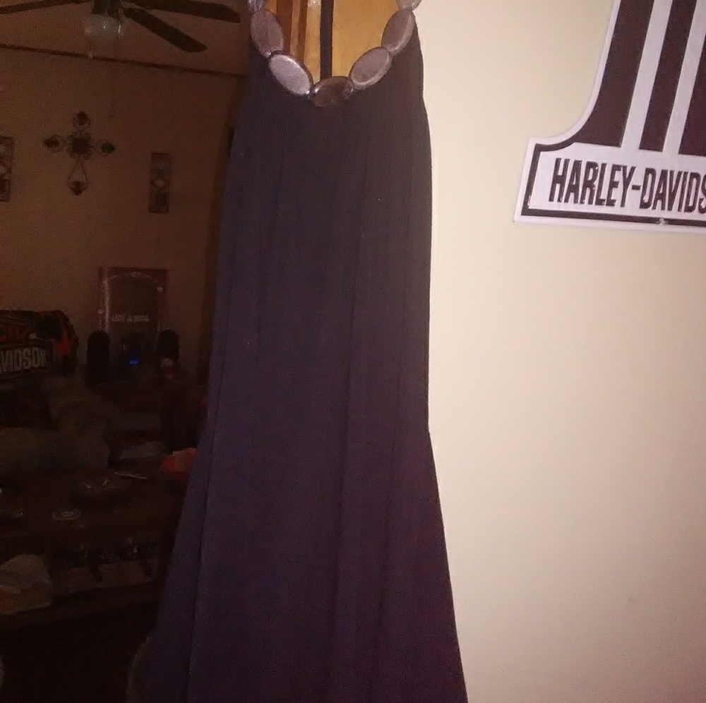 Halter top - Picture 2 of 2